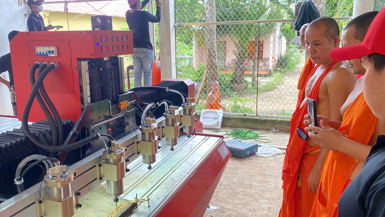 Bàn Giao Thành Công Dòng Máy CNC 2225-6 Về Chùa Bảy Xào Sóc Trăng