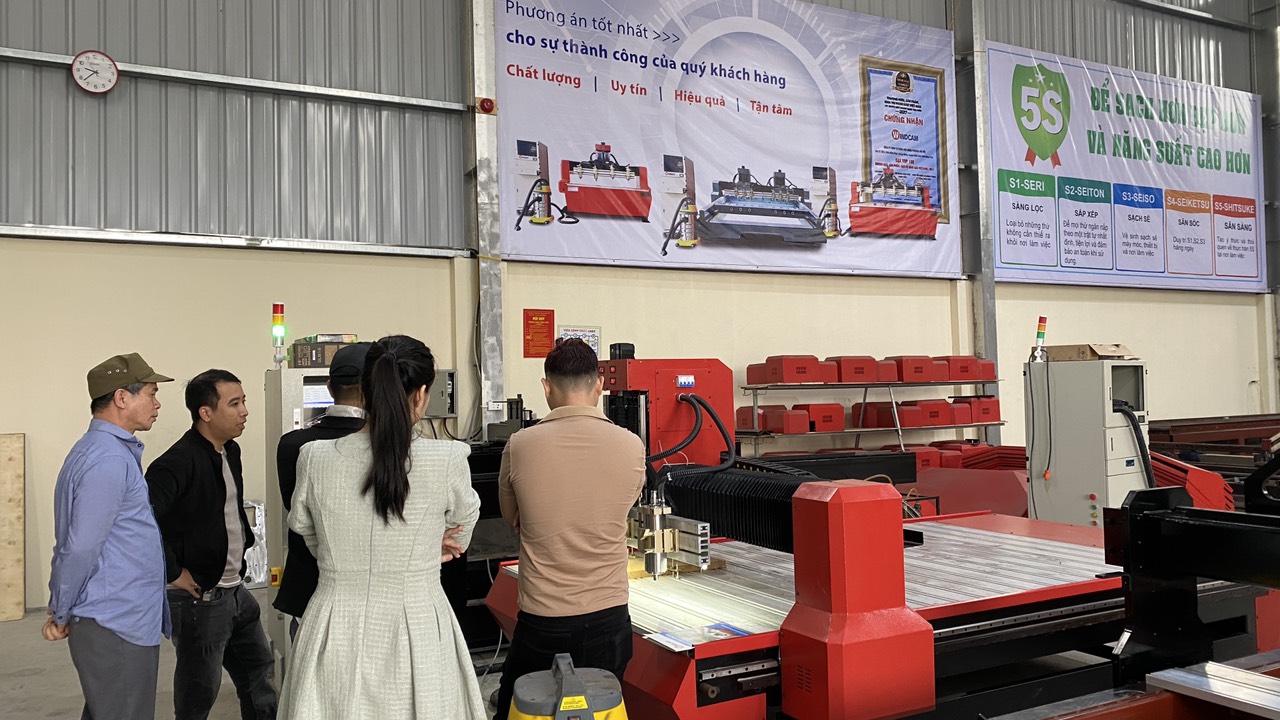 Dòng máy đục CNC đáng đầu tư nhất năm 2025