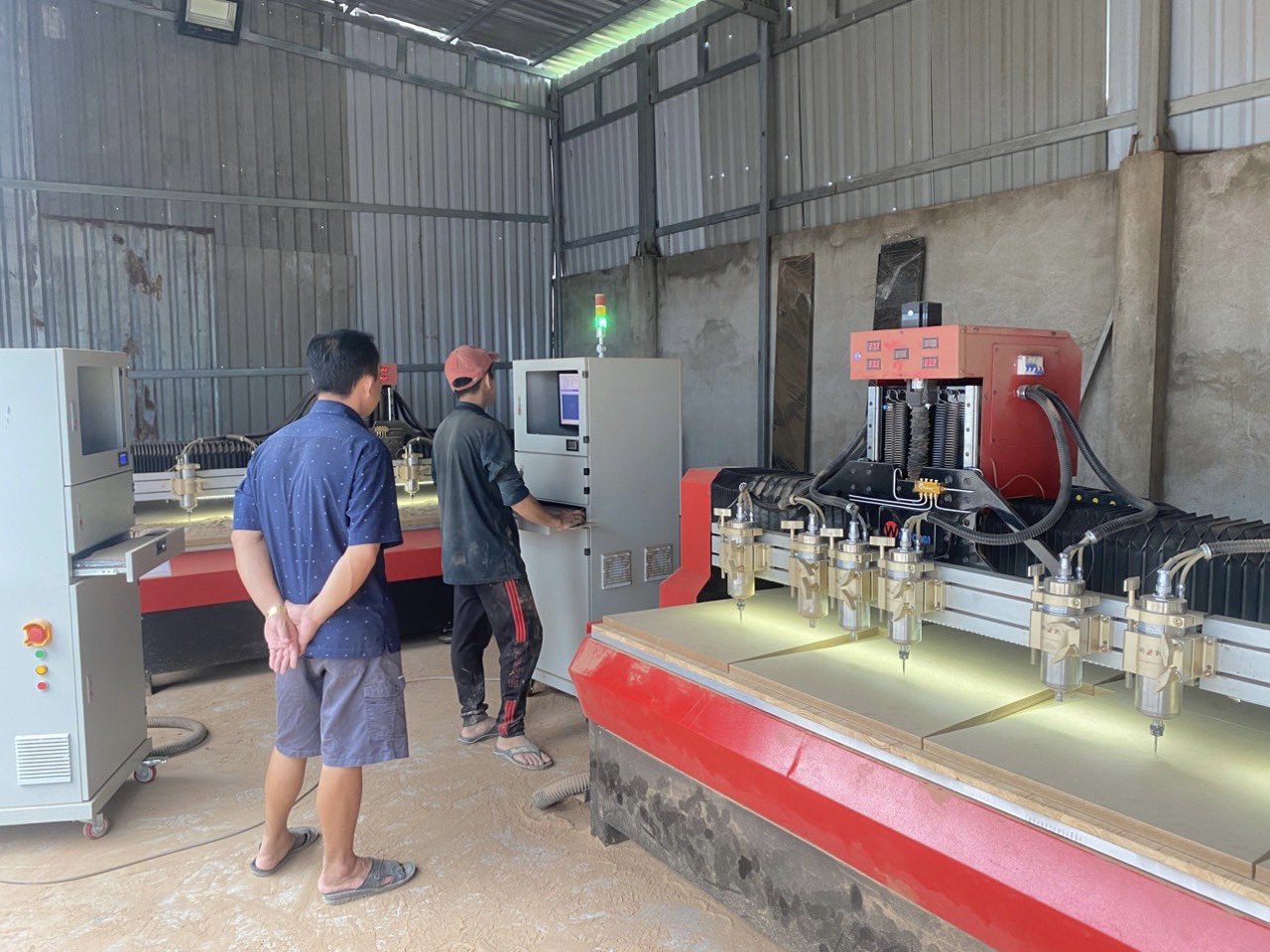 BÀN GIAO 03 MÁY CNC ĐỤC CHẠM HÒM - A CHÍN BÌNH DƯƠNG