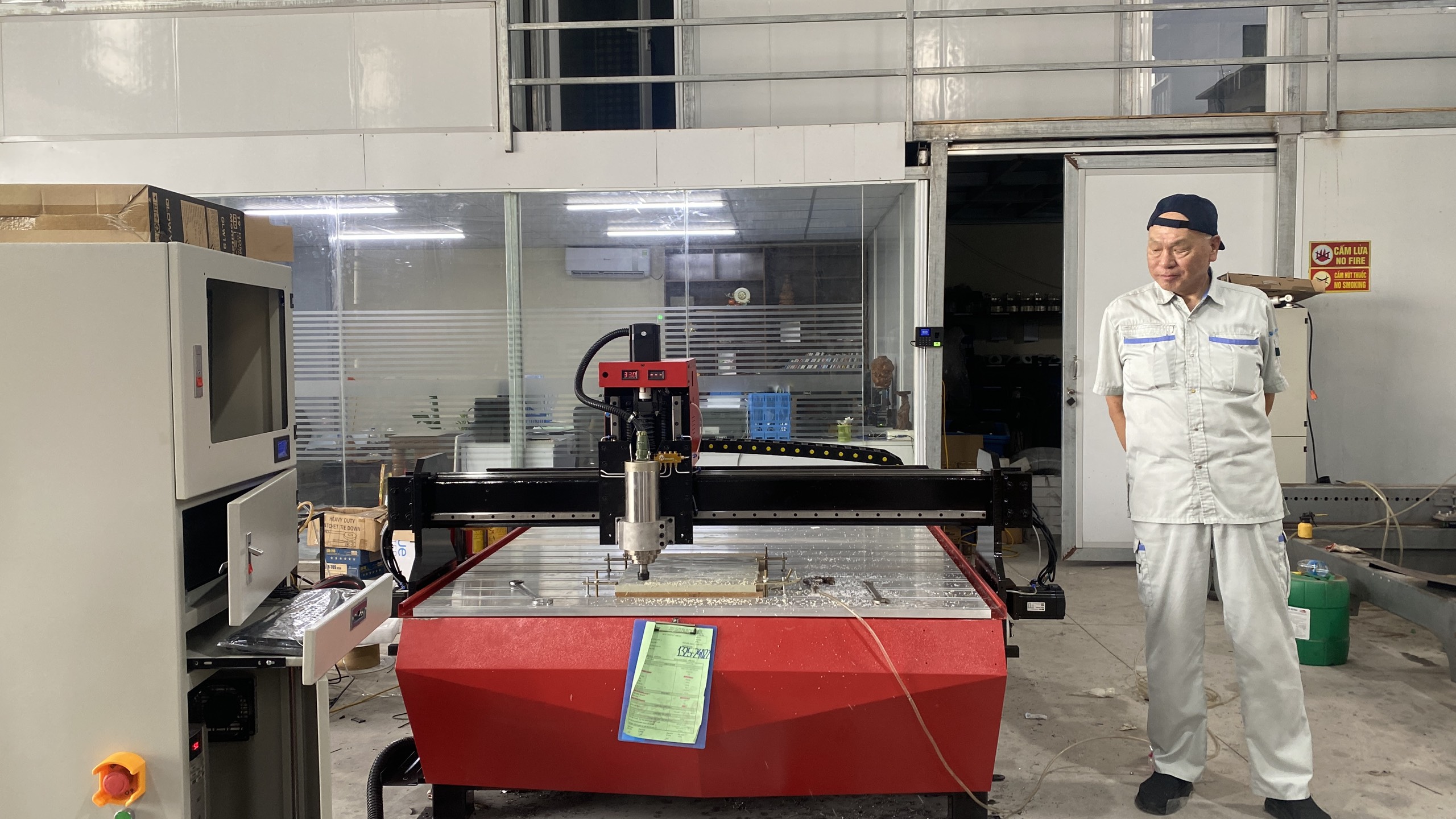BÀN GIAO MÁY CẮT CNC 1325 - 1 CÔNG TY FACILITY NHẬT BẢN