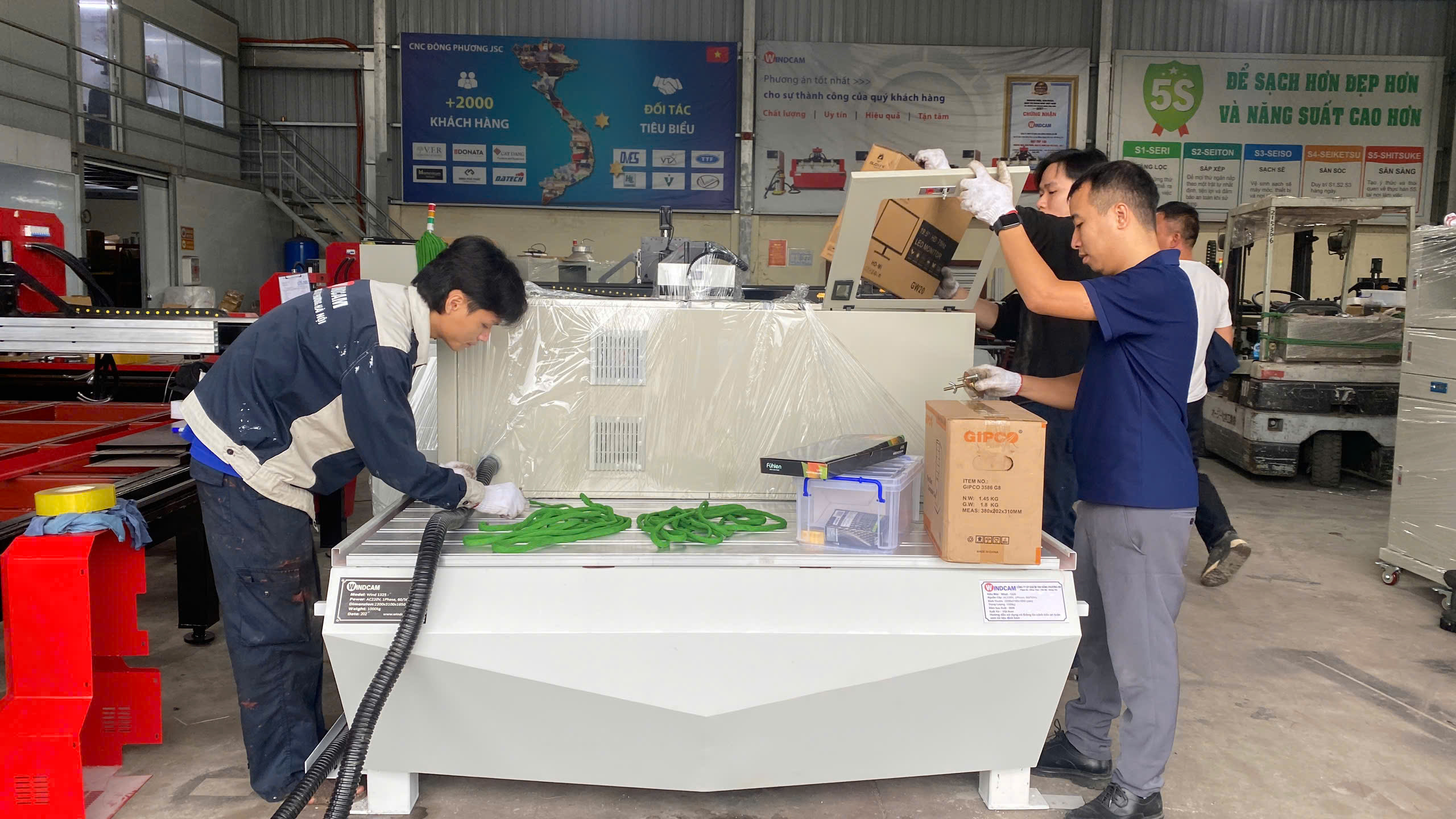 Bàn Giao Máy CNC 1325 - 1 Cắt Ván Công Nghiệp Về Phú Thọ