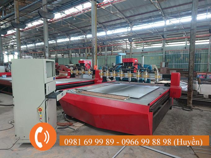 may-khac-cnc-2225-8-dong-phuong.jpg