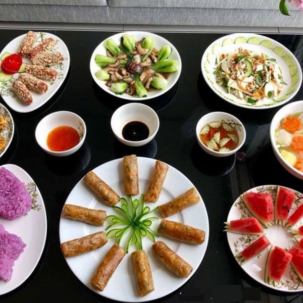 Những lưu ý khi chuẩn bị mâm cơm cúng chay trong những ngày lễ tết Những lưu ý khi chuẩn bị mâm cơm cúng chay trong những ngày lễ tết