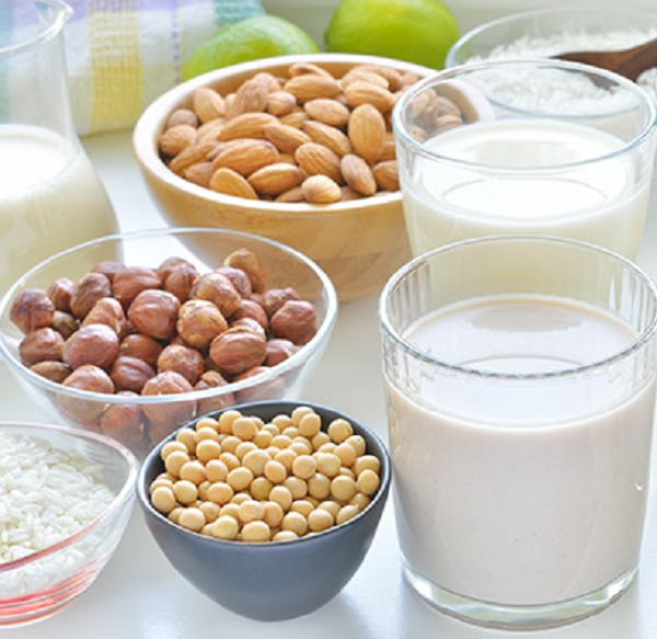 Khi nào nên cho trẻ uống sữa hạt hữu cơ