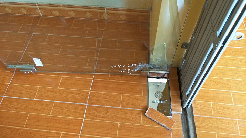 LẮP BẢN LỀ SÀN ADLER