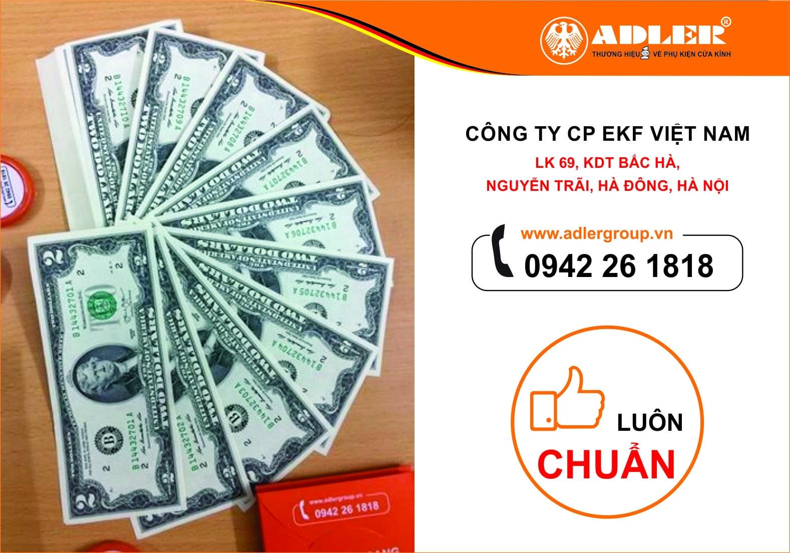 Những tập tiền 2 USD còn nguyên seri đang chờ khách hàng chinh phục.