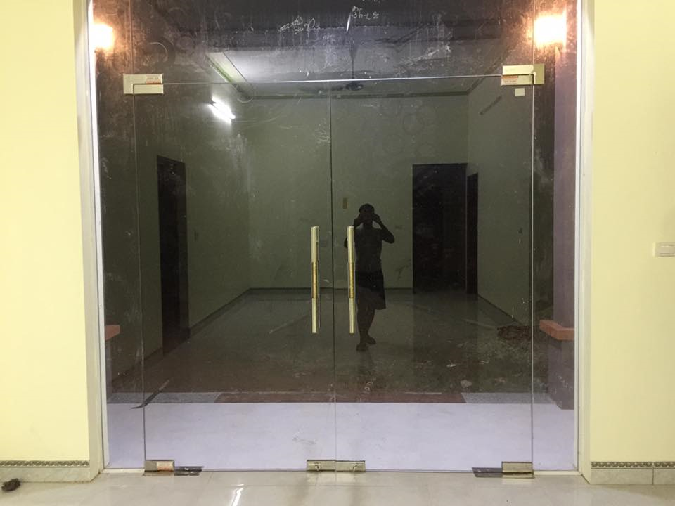Phụ kiện cửa kính