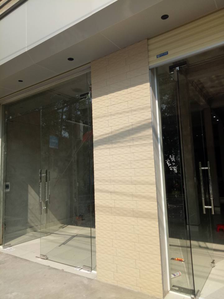 TAY NẮM CỬA KÍNH 
