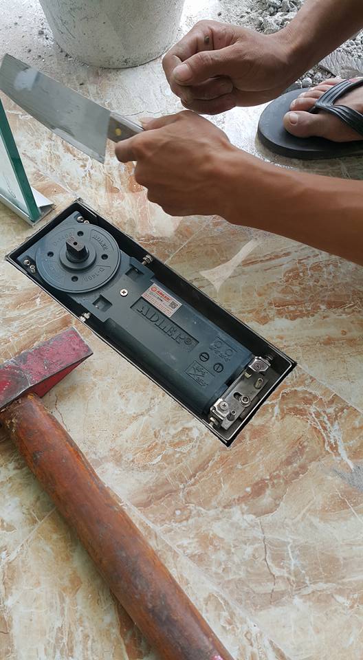 Phụ kiện cửa kính