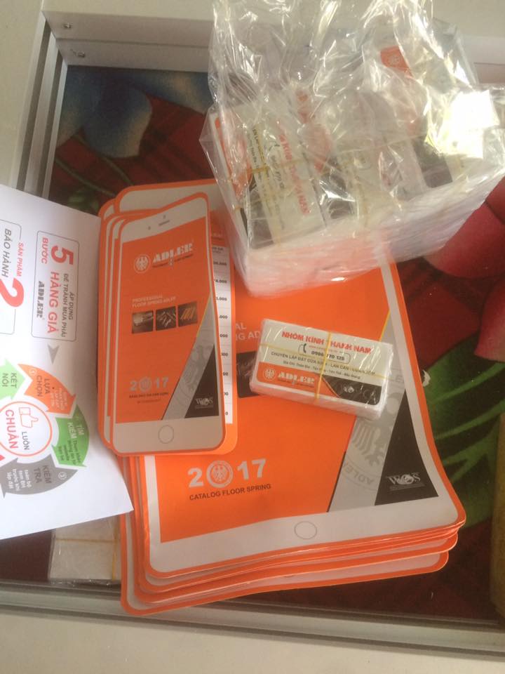 Tem dán cửa