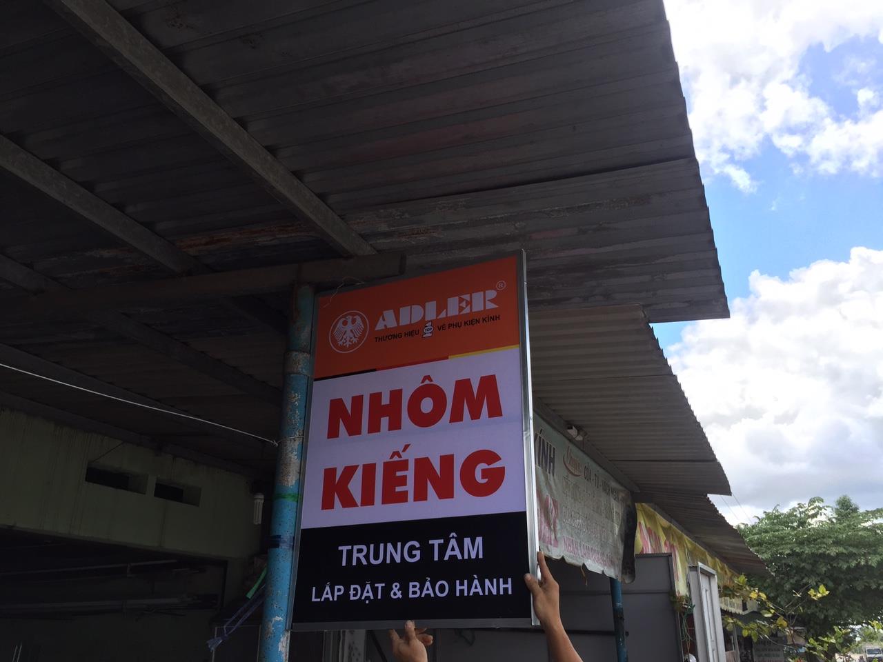 Bản lề sàn