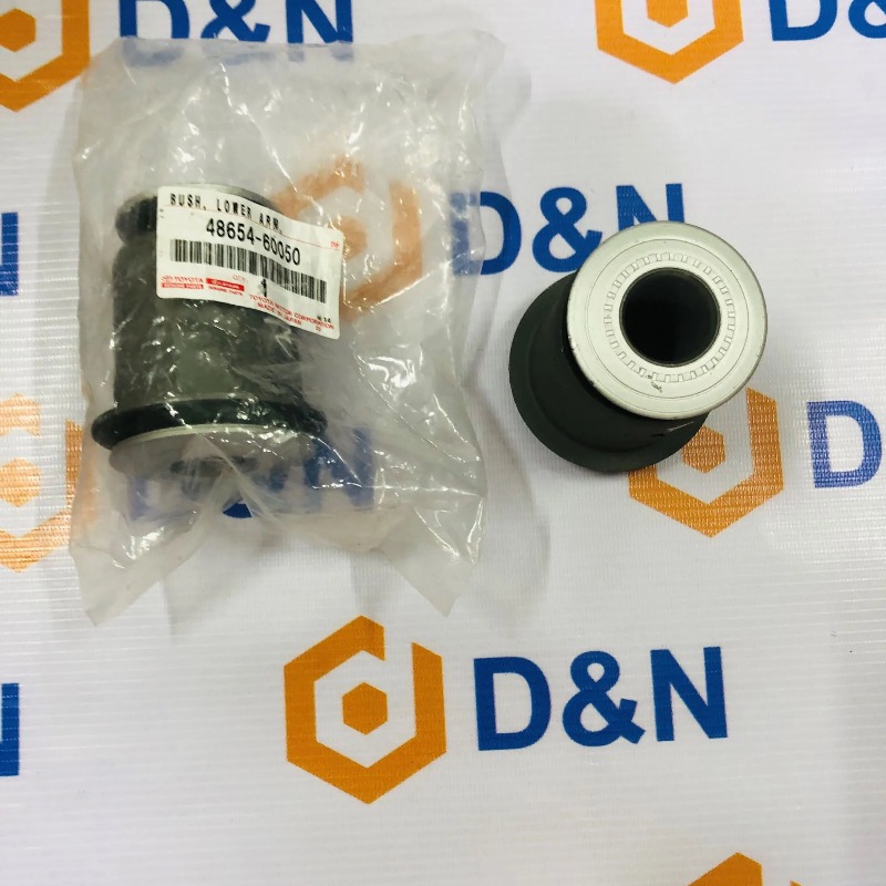 Cao su càng a dưới nhỏ Lexus LX570 2007-2016, Land Cruiser J200 2007-2021 | 48655-60050