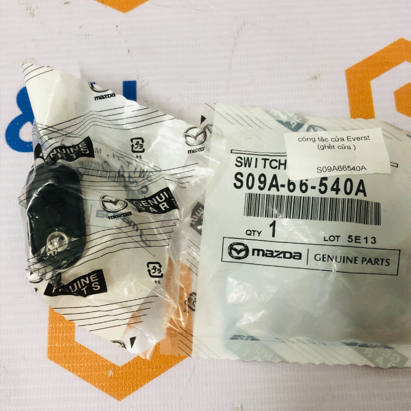 Công tắc đóng mở cửa sau Ford Everest, Ranger 2005-2012, Mazda BT50 | S09A-66-540A