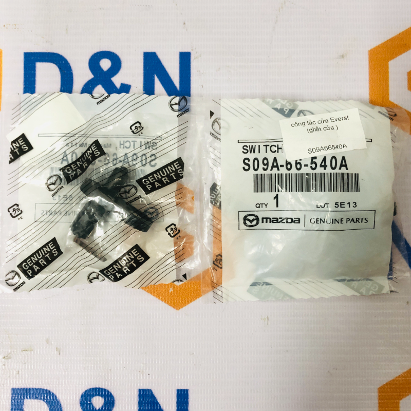 Công tắc đóng mở cửa sau Ford Everest, Ranger 2005-2012, Mazda BT50 | S09A-66-540A