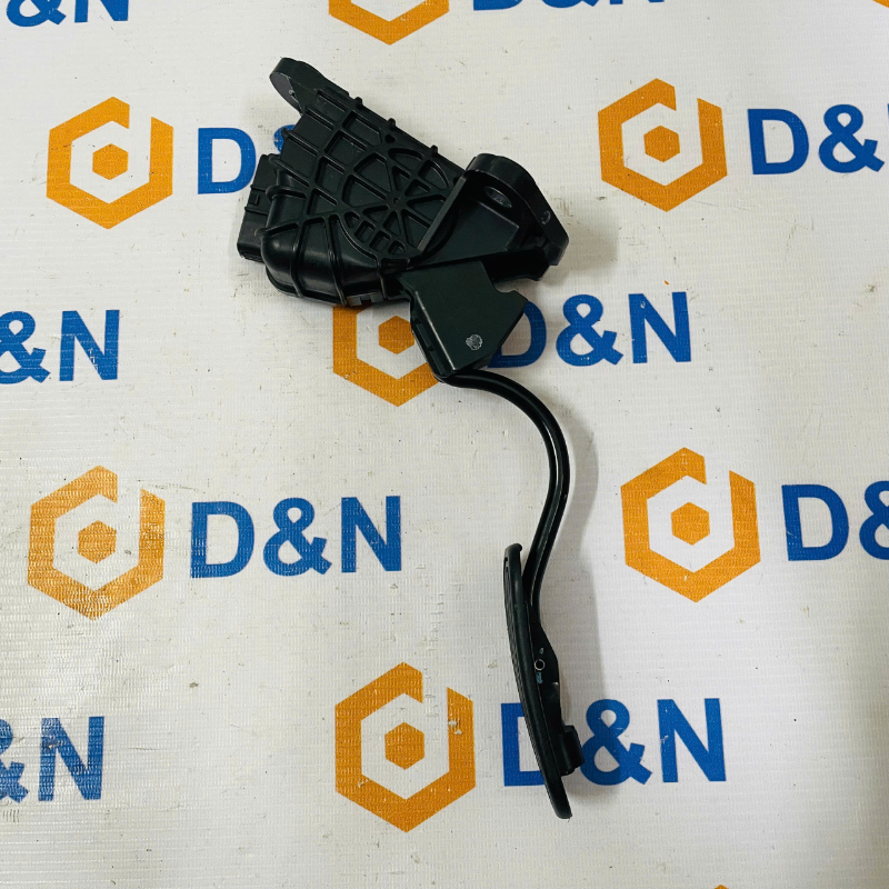Bàn đạp chân ga Toyota Fortuner, Hilux, Innova 2006-2017| 78120-0K011