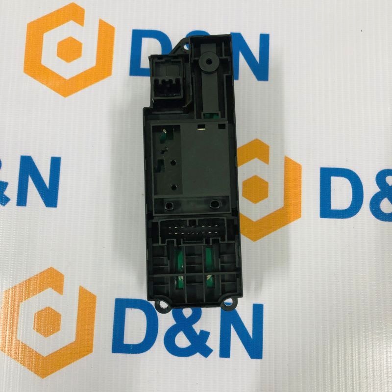 Công tắc lên xuống kính tổng Mitsubishi Xpander 2018-2022