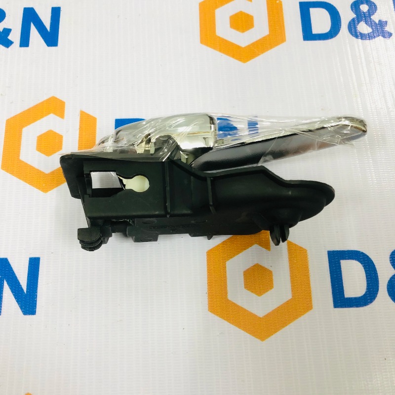 Tay mở cửa trong Ford Escape 2001-2013