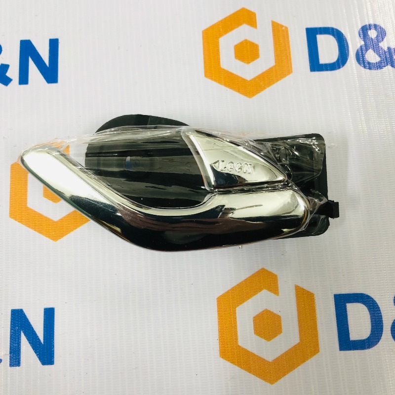 Tay mở cửa trong Ford Escape 2001-2013