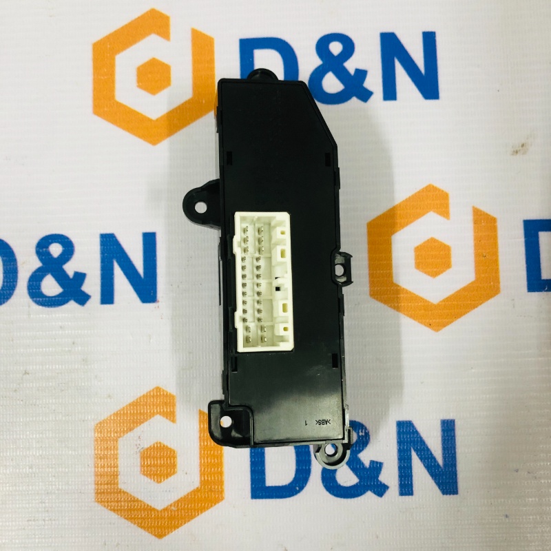 Công tắc phanh tay Hyundai Santafe, Tucson, Kia Sorento, Sportage 2013-2022 | 93300- F8050, 93310- 2W200, 93310- 2W3154X, 93300-D30004X