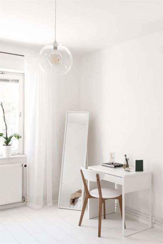 BÀN ĐƠN MICKE IKEA - TRẮNG 73x50 cm