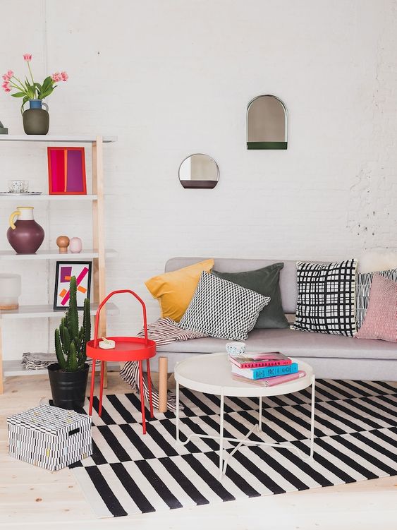 BÀN PHỤ BURVIK IKEA - ĐỎ 38 cm