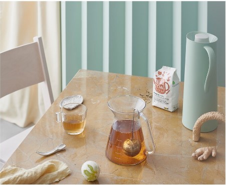 BÌNH NƯỚC CHÂN KHÔNG BEHÖVD IKEA - XANH NHẠT / BE 1L