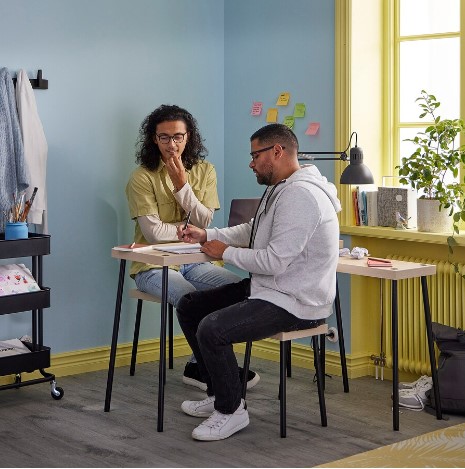 BỘ 2 BÀN LỒNG VÀ 2 GHẾ FRIDNÄS IKEA - BẠCH DƯƠNG/ĐEN