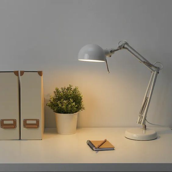 ĐÈN BÀN FORSÅ IKEA - TRẮNG