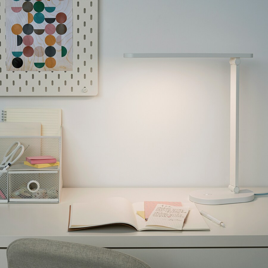 ĐÈN BÀN HỌC LED FETTAGG IKEA - TRẮNG
