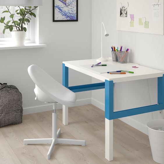 GHẾ XOAY TRẺ EM LOBERGET IKEA - TRẮNG