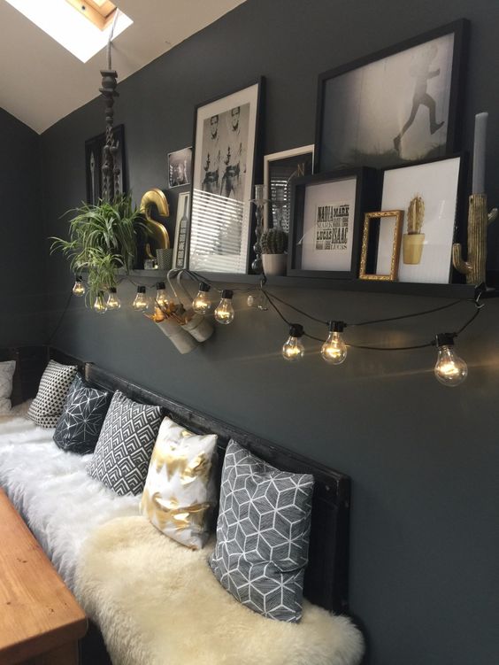 KỆ TREO TƯỜNG ĐỂ TRANH ẢNH MOSSLANDA IKEA - ĐEN 115 cm