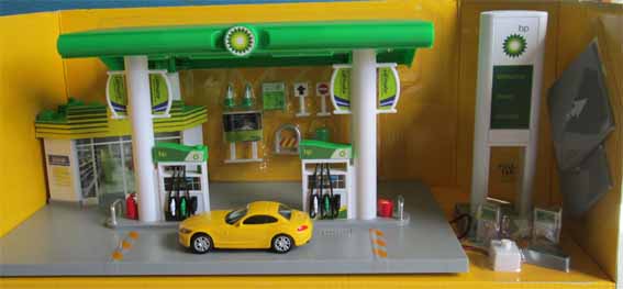 mô hình diorama cây xăng - được săn đón trong năm 2025