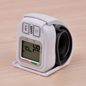 Lưu ý khi mua máy đo huyết áp luu-y-khi-mua-may-do-huyet-ap