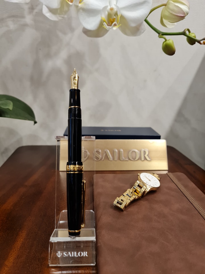 BÚT MÁY SAILOR PROFESSIONAL GEAR SLIM GOLD FOUNTAIN PEN 11-1221