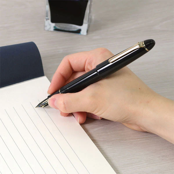 BÚT MÁY SAILOR 1911 CASUAL L GOLD TRIM 11-0820