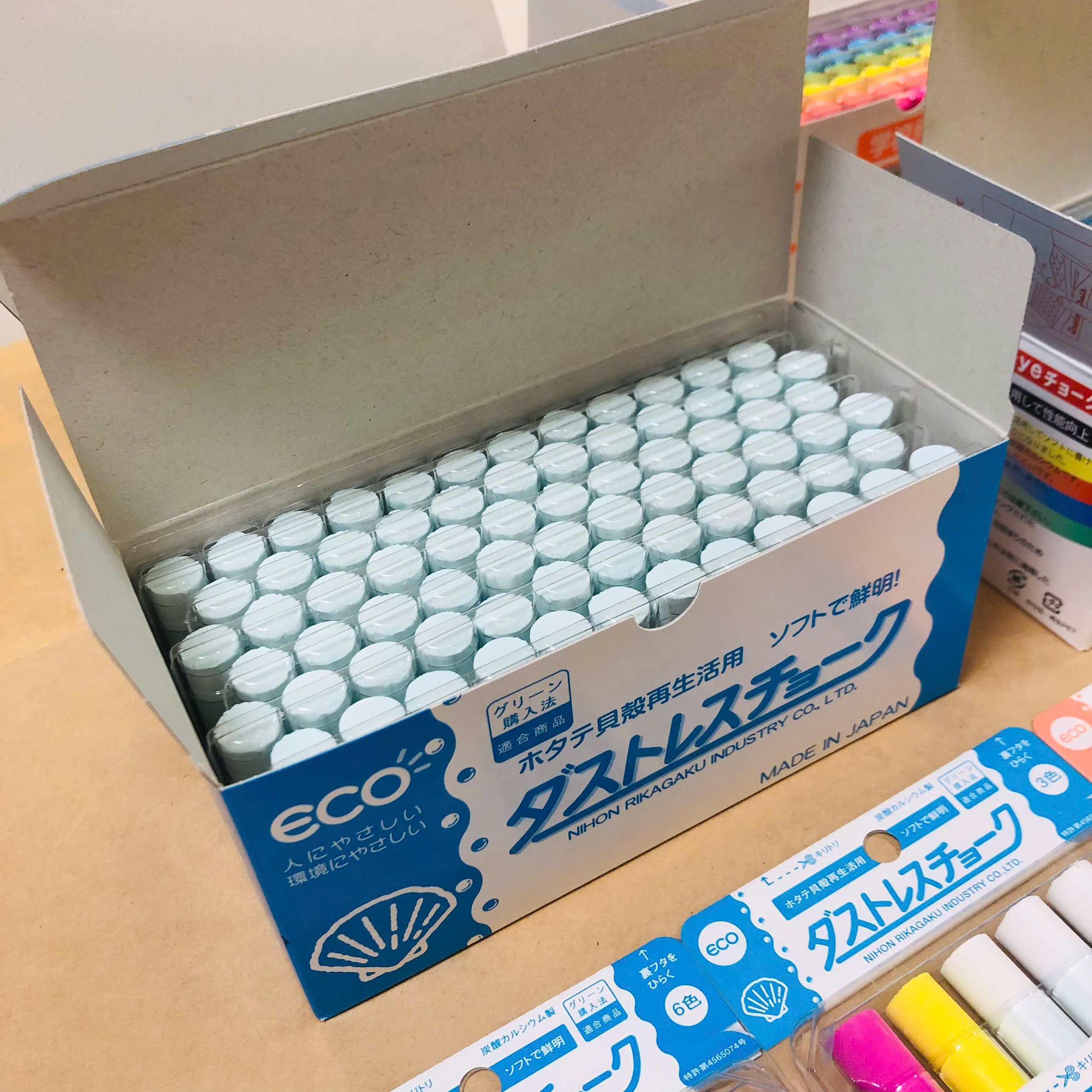 HỘP 72 VIÊN PHẤN KHÔNG BỤI NIHON RIKAGAKU DUSTLESS CHALK DCC-72