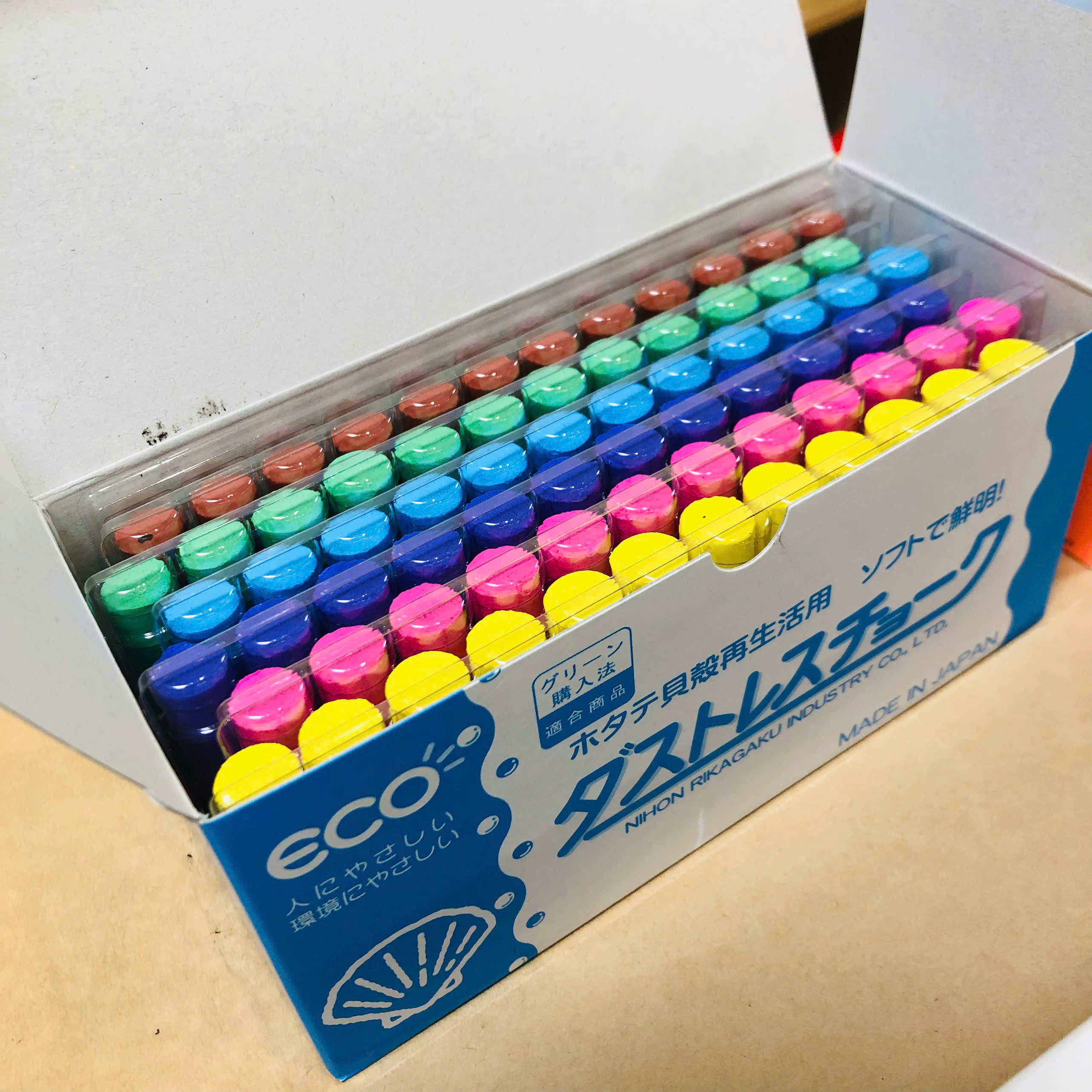 HỘP 72 VIÊN PHẤN KHÔNG BỤI NIHON RIKAGAKU DUSTLESS CHALK DCC-72