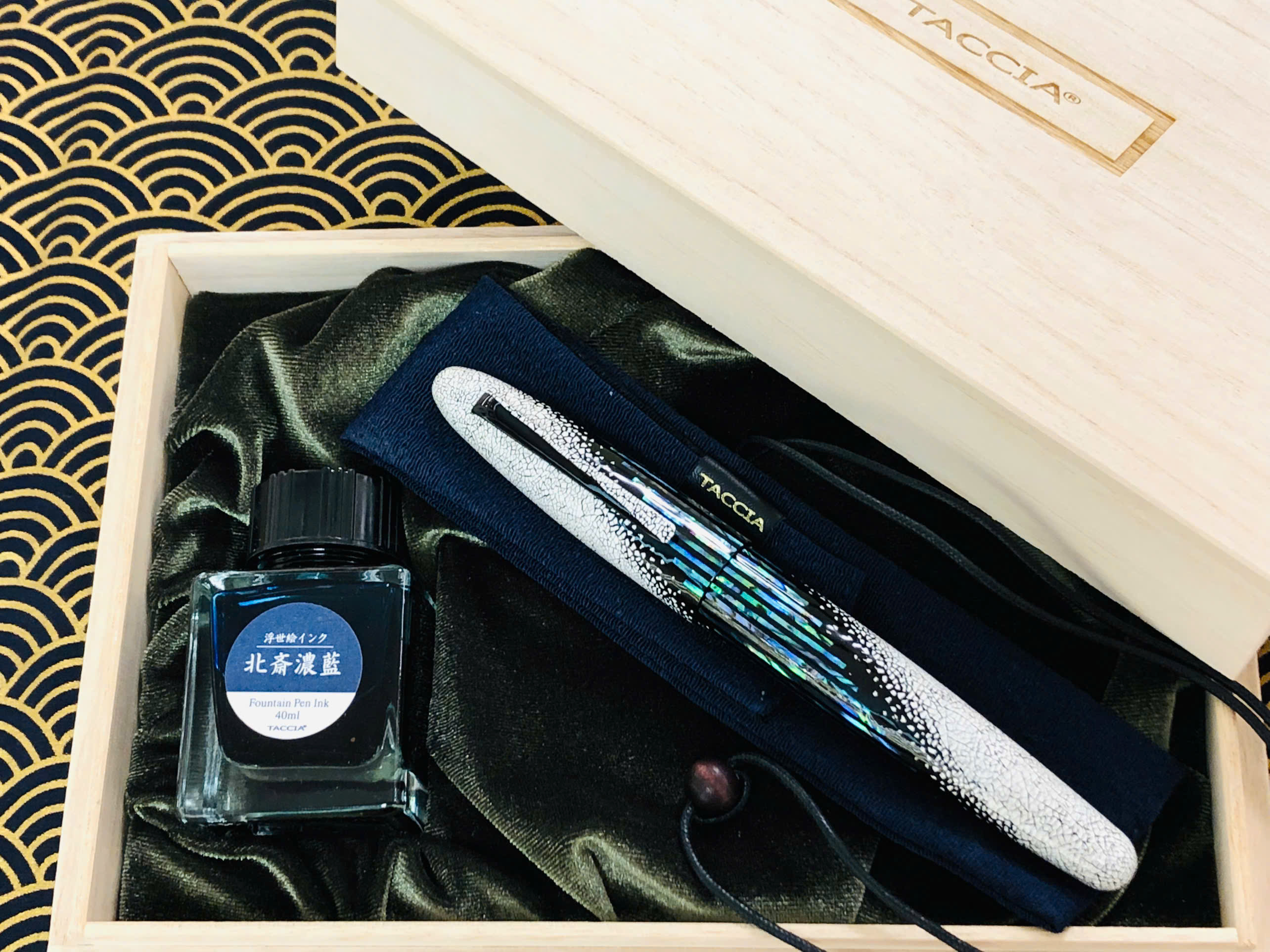 BÚT MÁY TACCIA EMPRESS WINTER BREATH TEP-3395F-WB