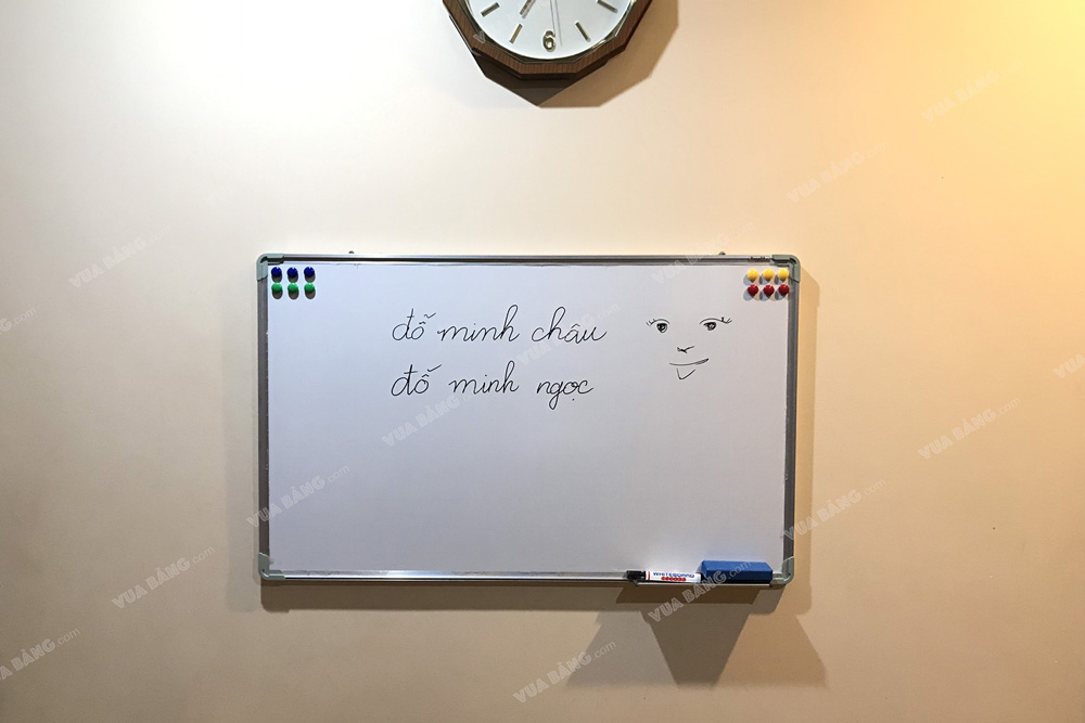Bảng từ trắng treo tường viết bút lông