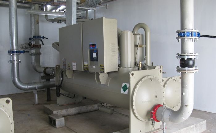 Các tiêu chuẩn an toàn khi sử dụng máy Chiller công nghiệp là gì?