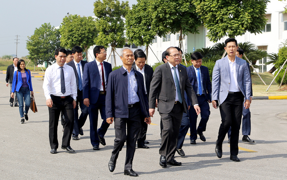 Phó Bí thư Thường trực Tỉnh ủy Phú Thọ và Ban lãnh đạo Tổng Công ty CP Bia, Rượu, Nước Giải Khát Sài Gòn thăm và làm việc tại Công ty