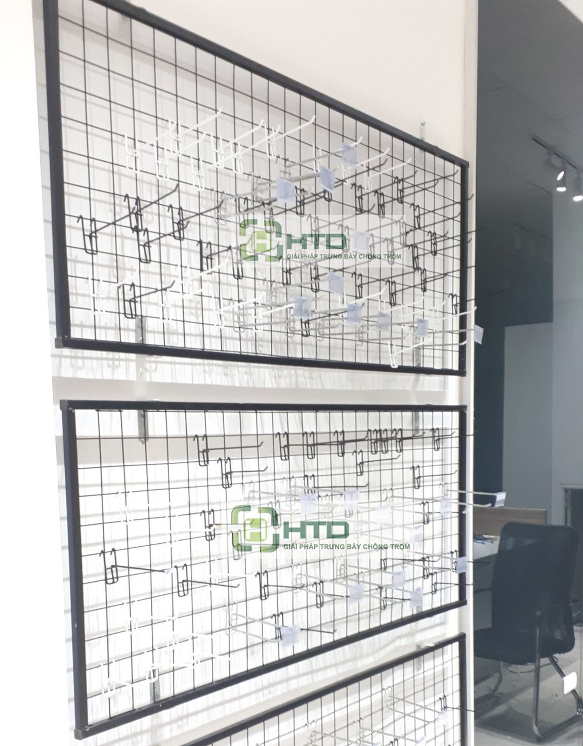 Lưới treo phụ kiện, Nên chọn sản phẩm nào để sử dụng lâu dài?