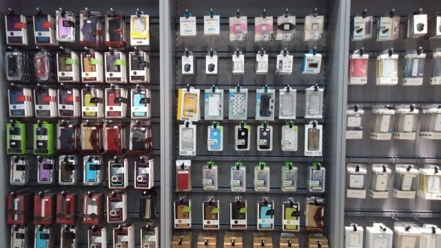 LỢI NHUẬN THẤP DÙ THU TRĂM TRIỆU/THÁNG TỪ PHỤ KIỆN ĐIỆN THOẠI