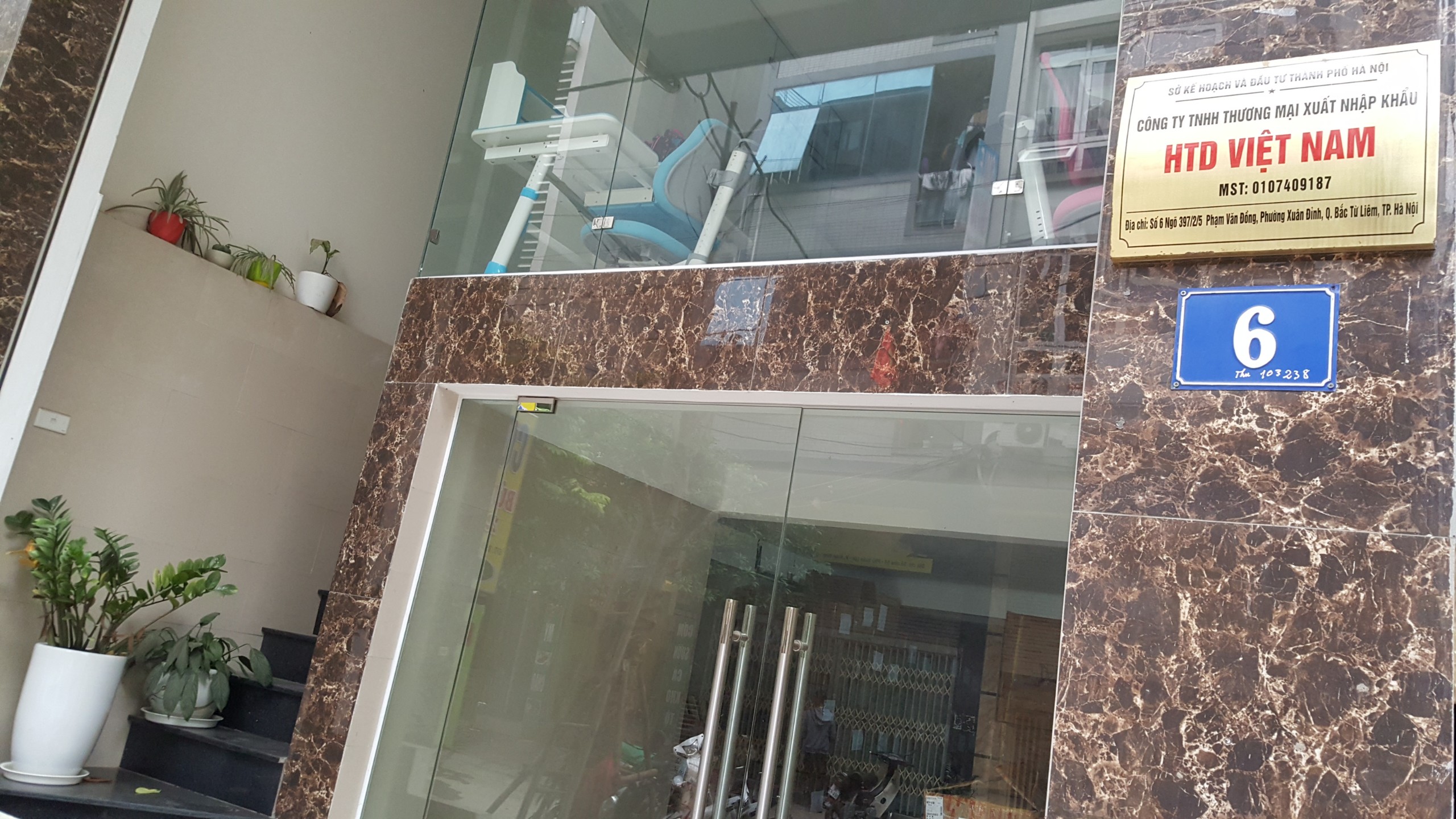 Địa chỉ mua móc treo, vật liệu thi công shop của thương hiệu YON tại Việt Nam