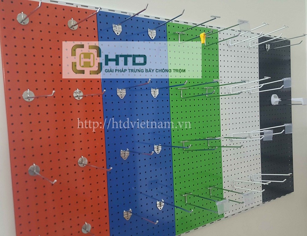 Những kiểu kệ treo móc cho cửa hàng phụ kiện điện thoại