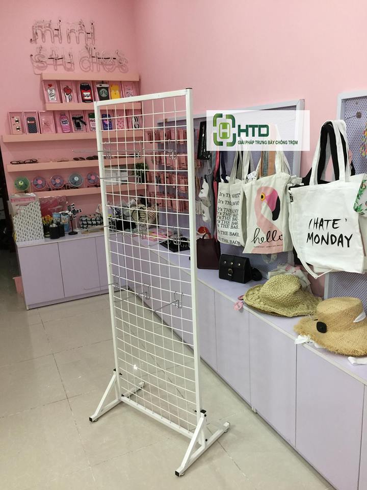khung lưới treo phụ kiện thời trang