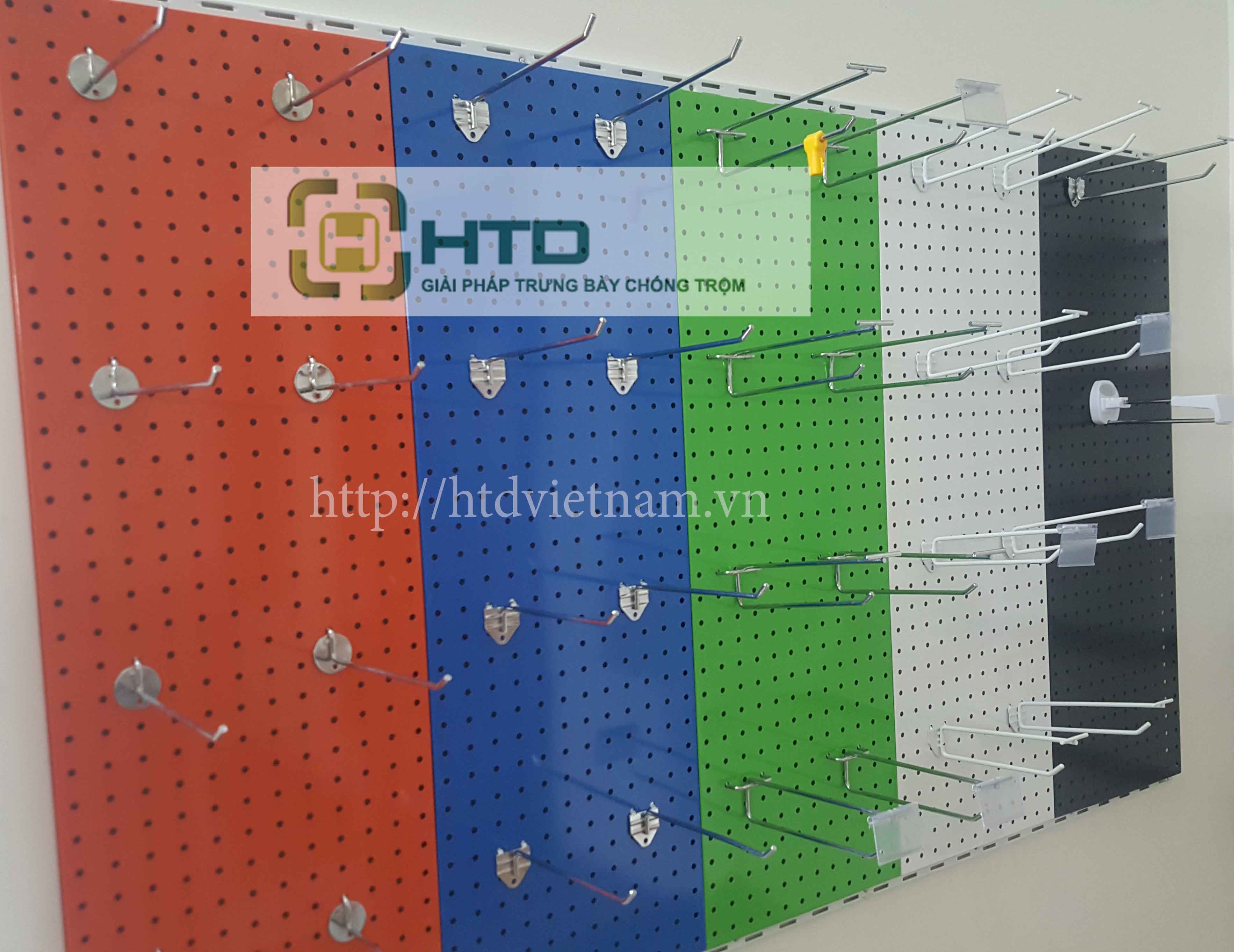 tấm lỗ cài móc treo
