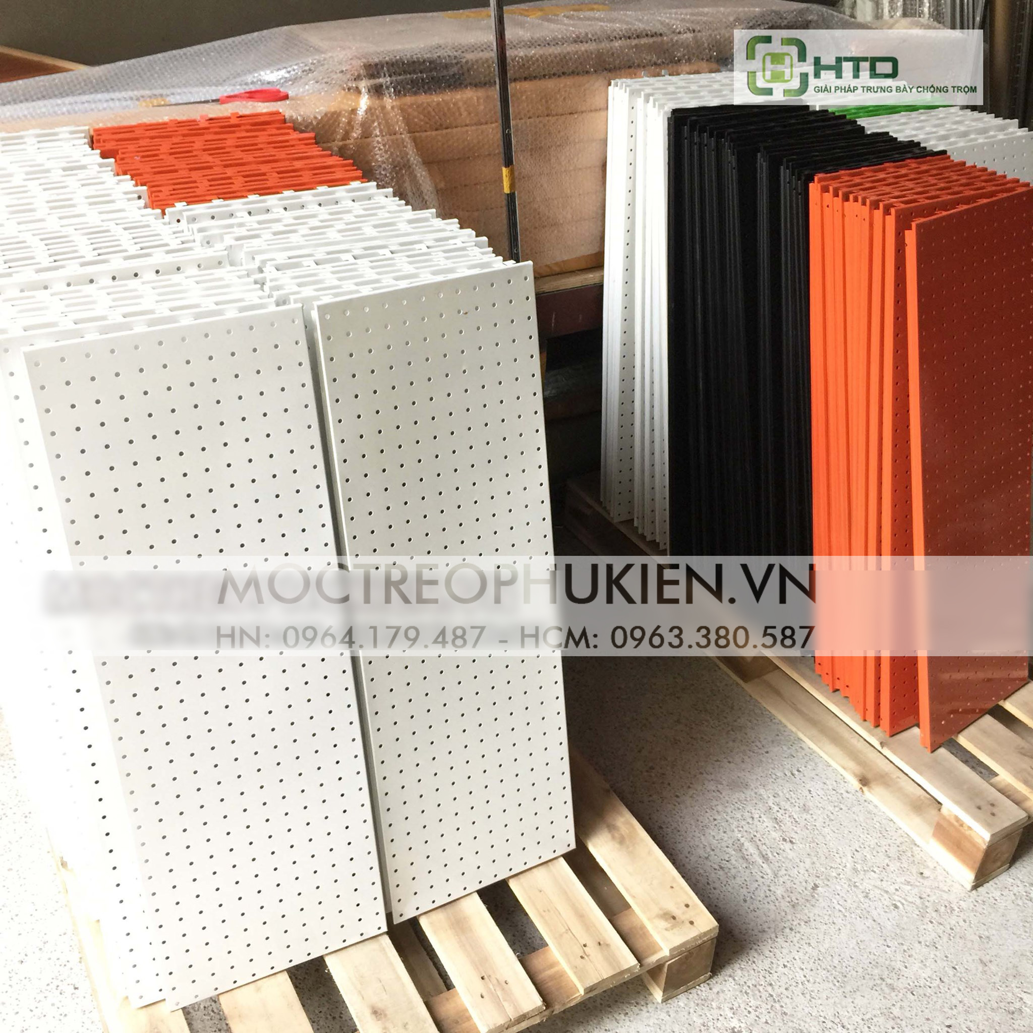 tấm lỗ cài móc treo