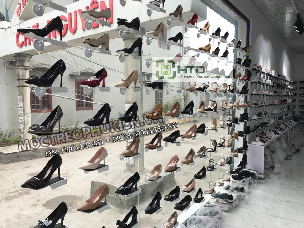 kệ trưng bày giày dép