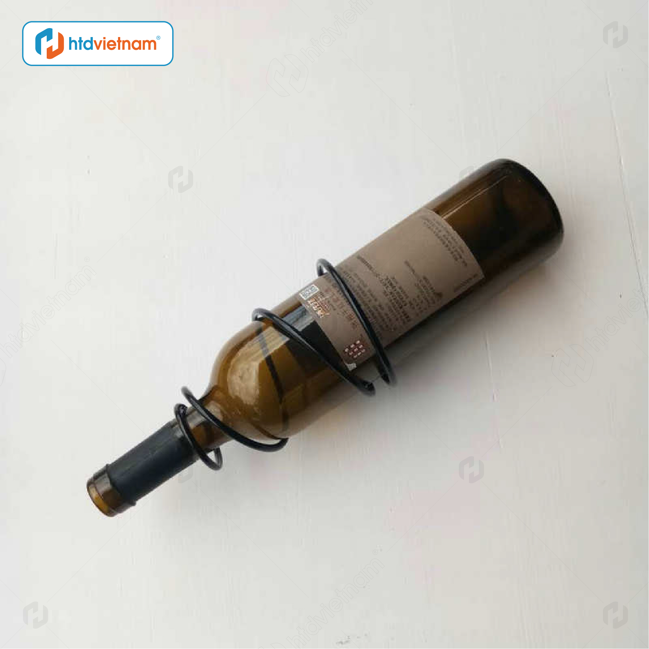 giá treo rượu vang